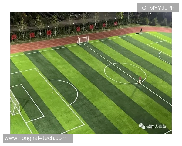 足球场极速冲刺：球星们如何用速度突破防线引领比赛潮流