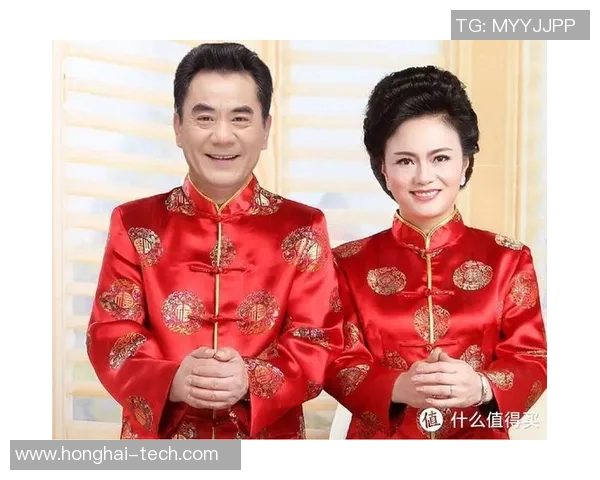 足球球星唐装风采展现融合传统文化与现代体育精神 足球球星唐装风采展现融合传统文化与现代体育精神